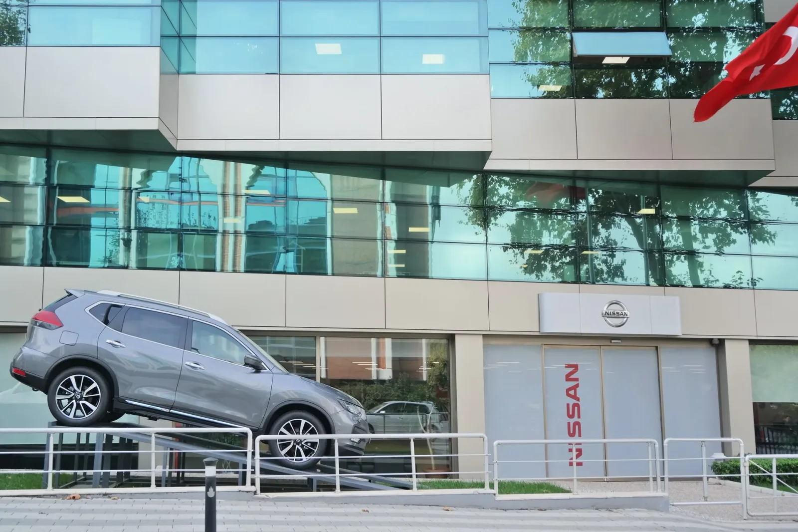 Nissan Head Office 4
