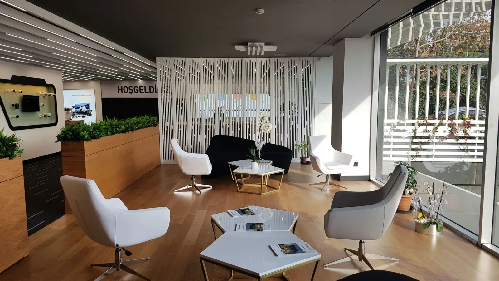 Okisan Office & Showroom 11